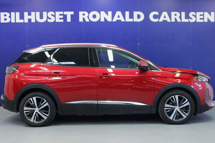 Rød Peugeot 3008 fra 2021