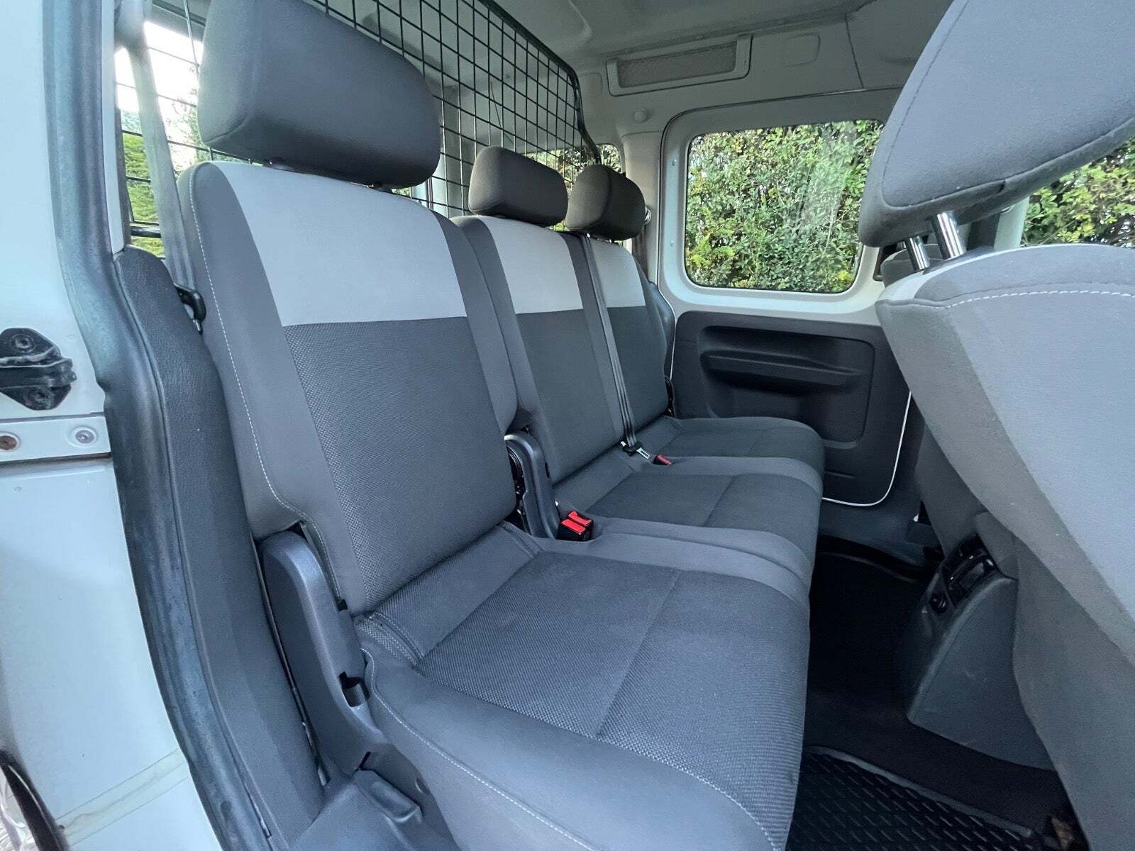 undefined VW Caddy fra 2011 set indefra