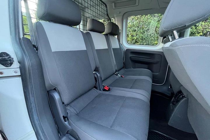 undefined VW Caddy fra 2011 set indefra