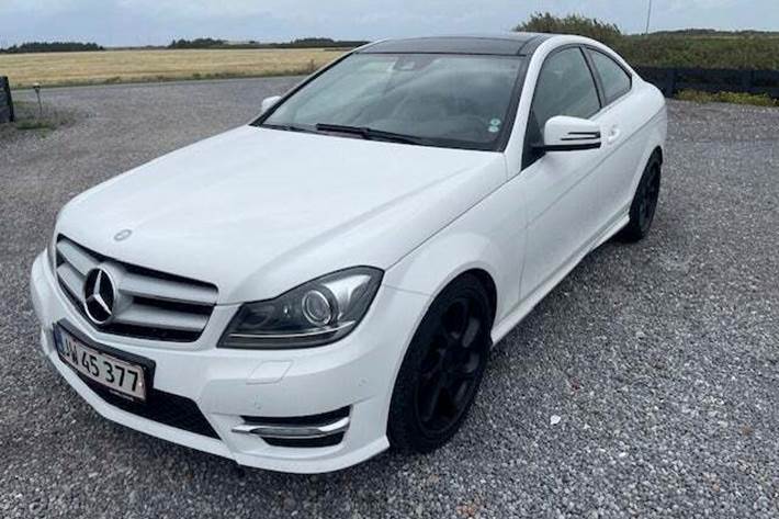 undefined Mercedes C220 fra 2012 set udefra