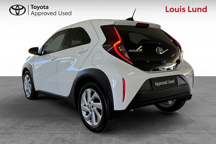 Hvid Toyota Aygo X fra 2024