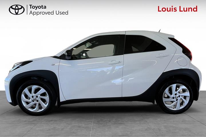 Hvid Toyota Aygo X fra 2024
