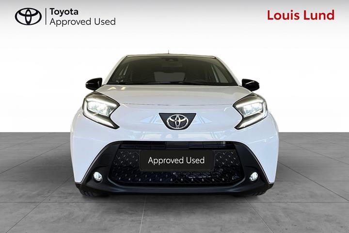 Hvid Toyota Aygo X fra 2024