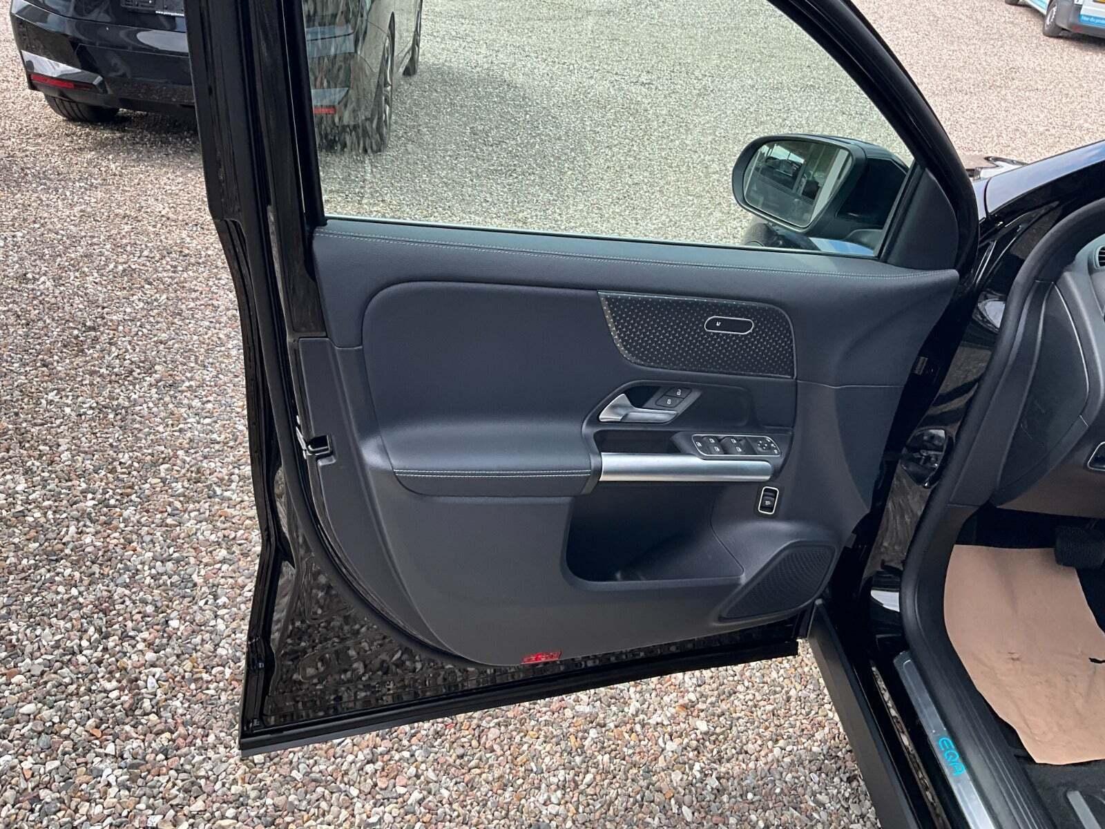 Sort Mercedes EQA250 fra 2024