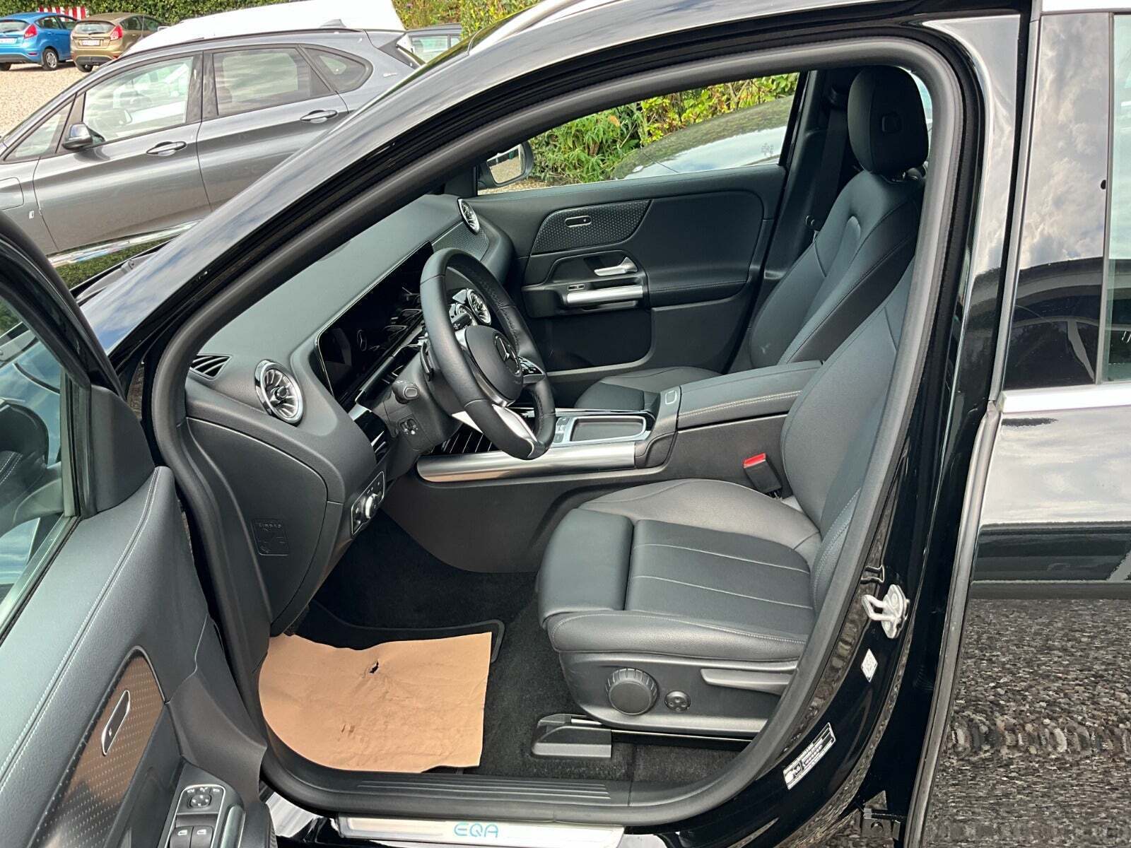 Sort Mercedes EQA250 fra 2024