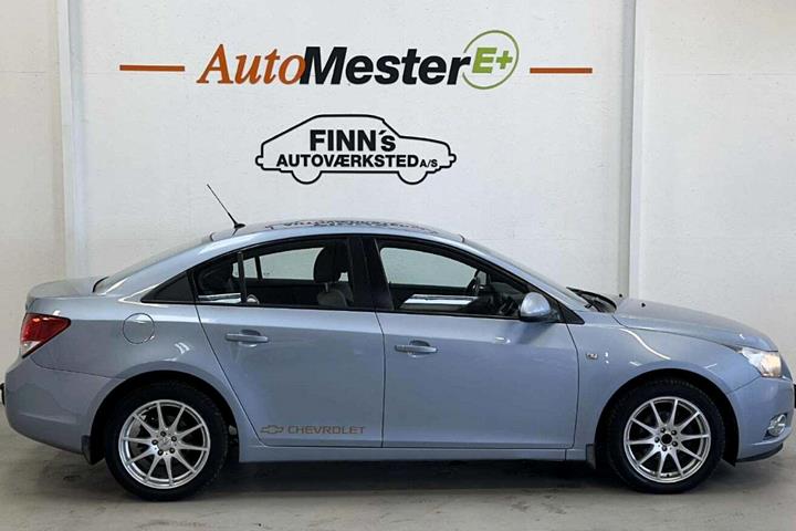 Blå Chevrolet Cruze fra 2011