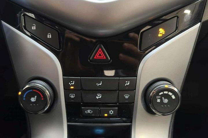 Blå Chevrolet Cruze fra 2011