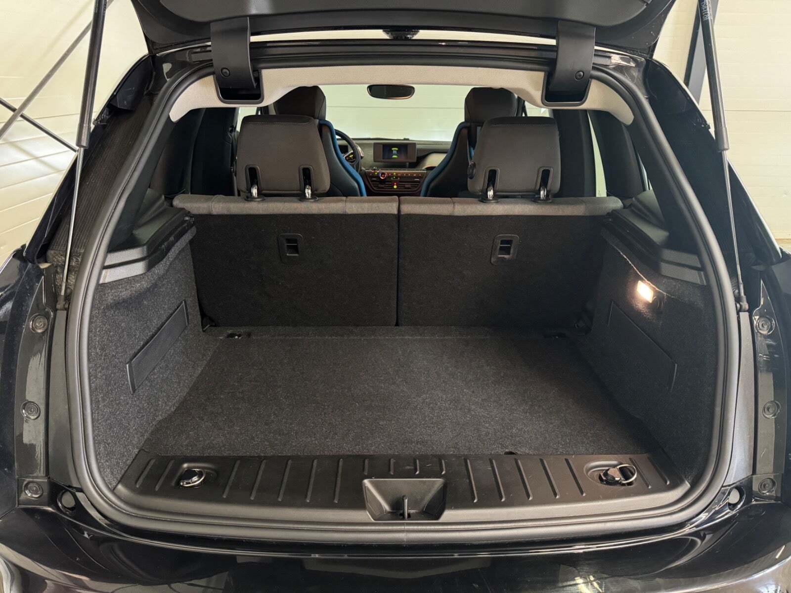 Sort BMW i3 fra 2022