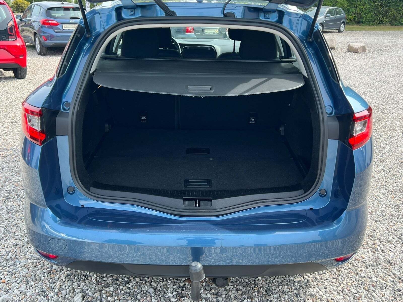 Blå Renault Megane IV fra 2017