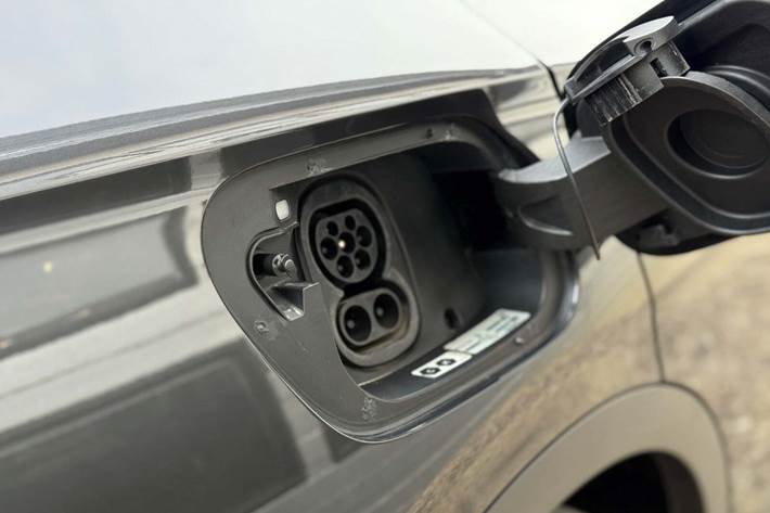 Grå VW ID.4 fra 2021