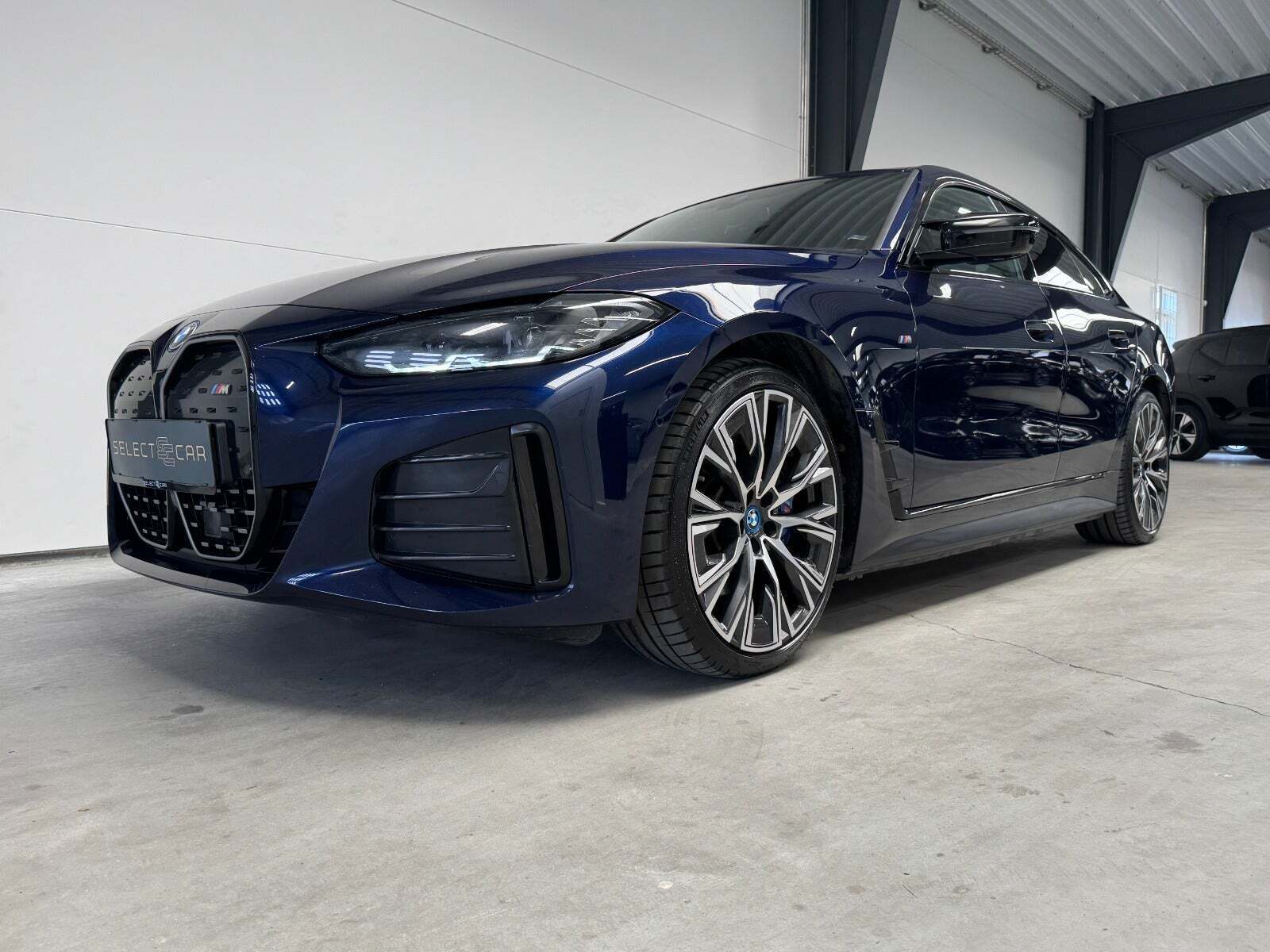 Blå BMW i4 fra 2022