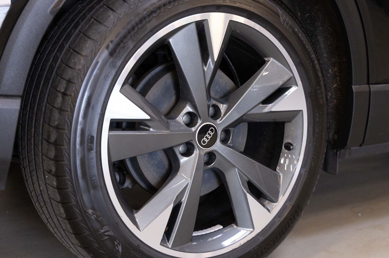 Sort Audi Q4 e-tron fra 2022