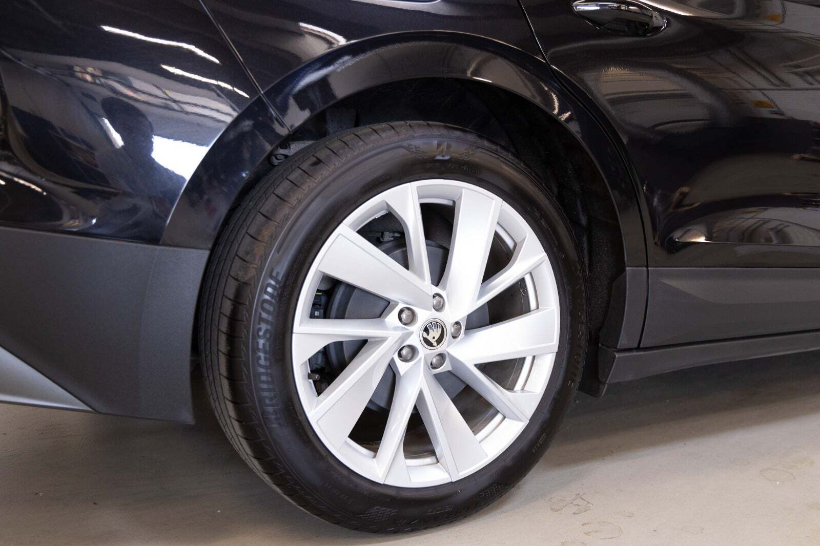 Sort Skoda Enyaq fra 2021