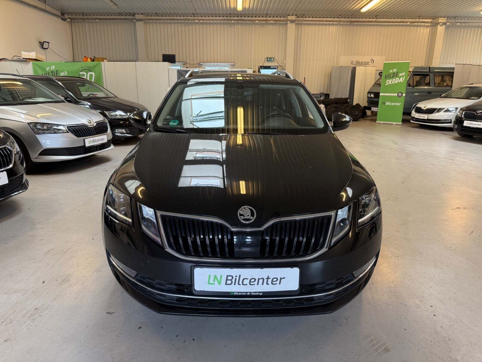 Sort Skoda Octavia fra 2018