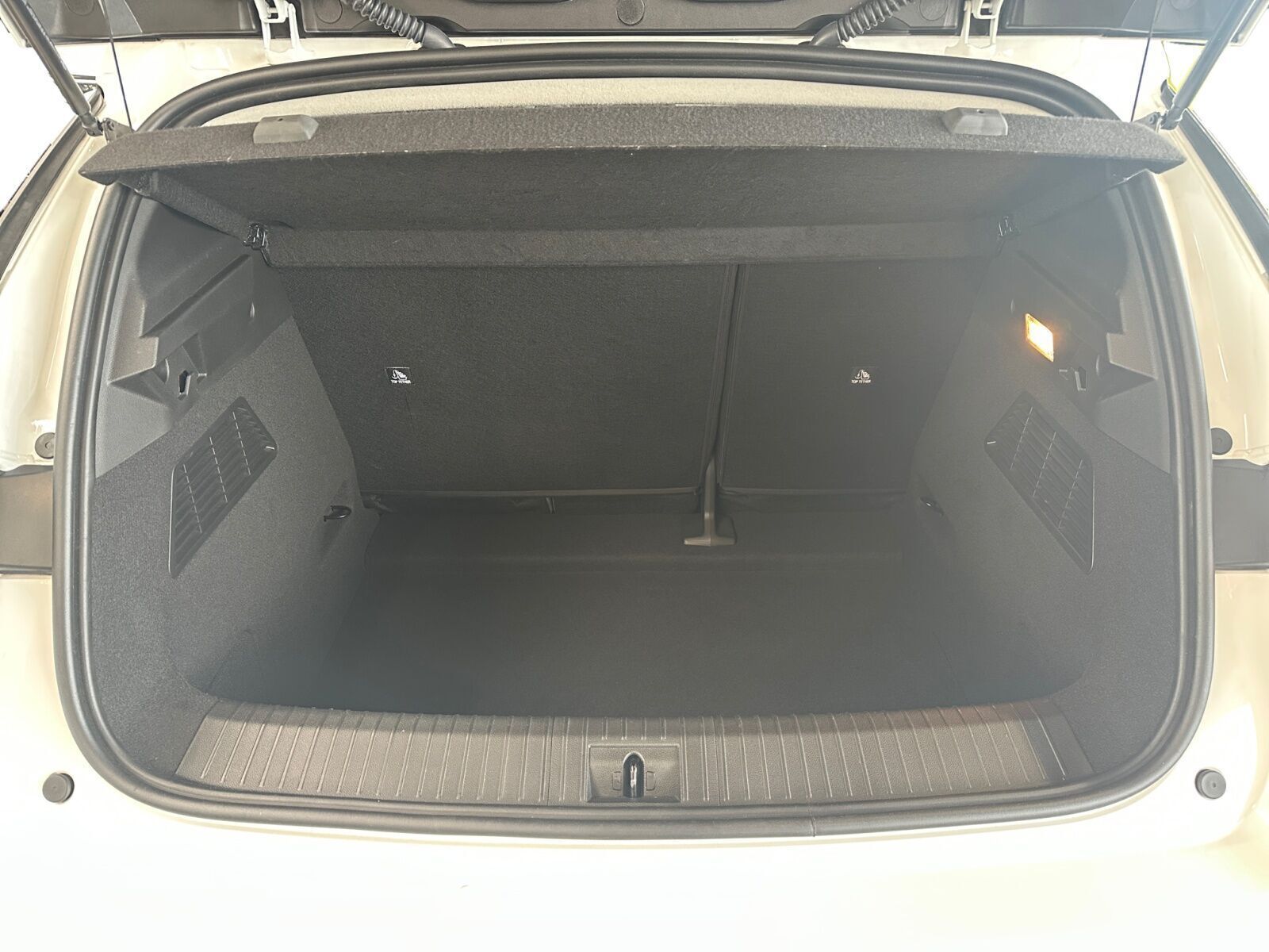 Hvid Renault Megane E-Tech fra 2022