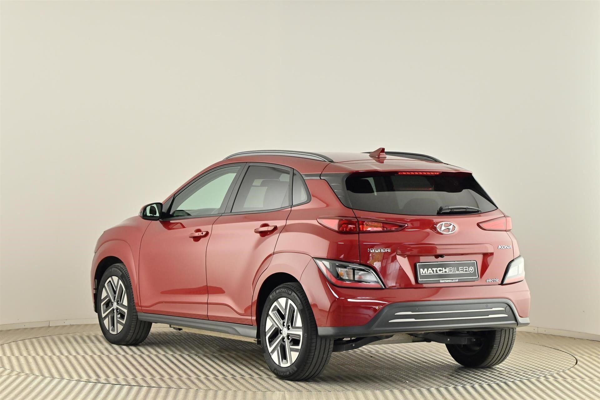 Rød Hyundai Kona fra 2022