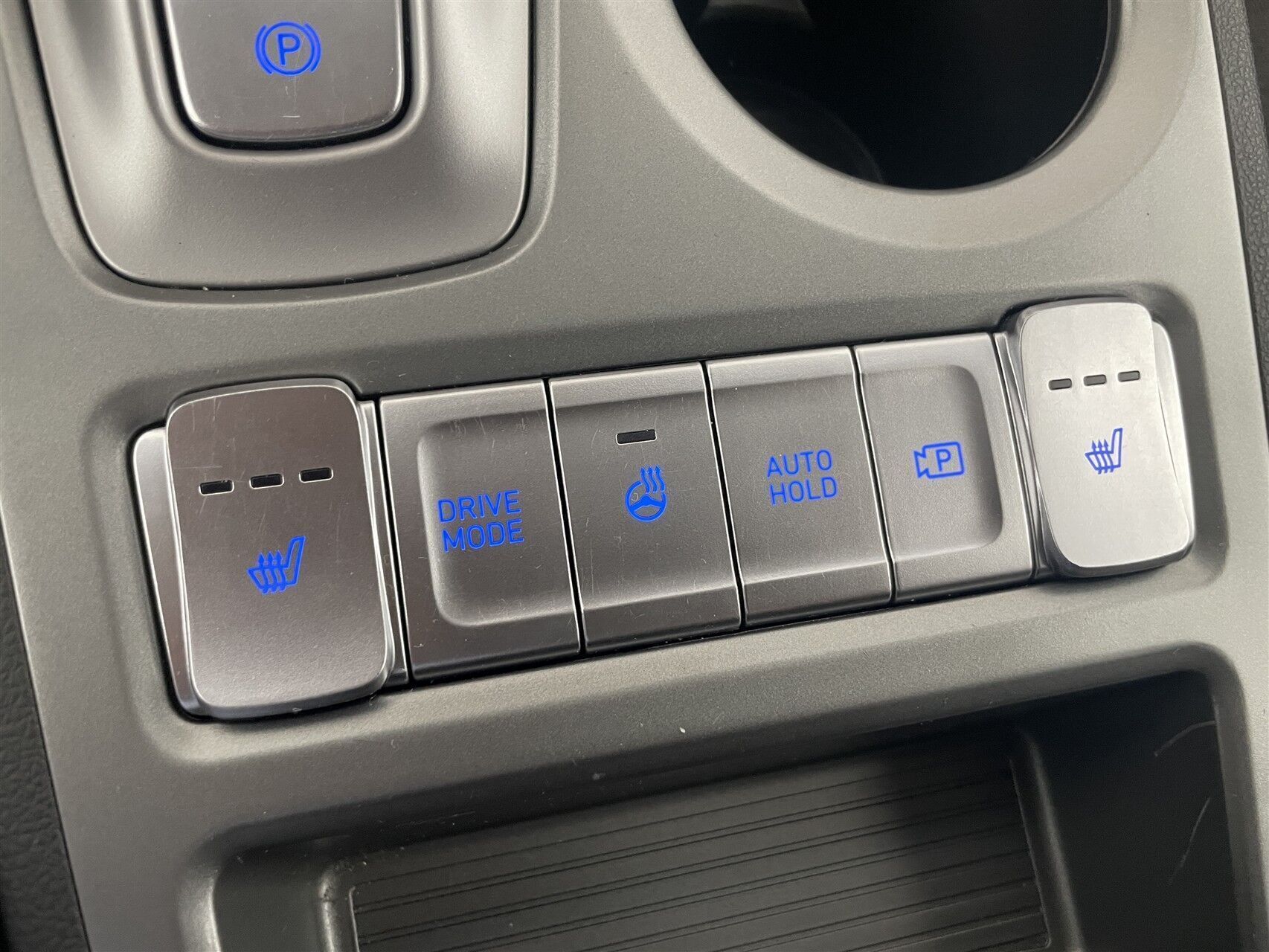 Rød Hyundai Kona fra 2022