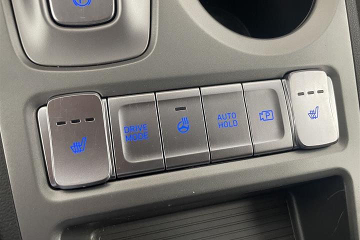 Rød Hyundai Kona fra 2022