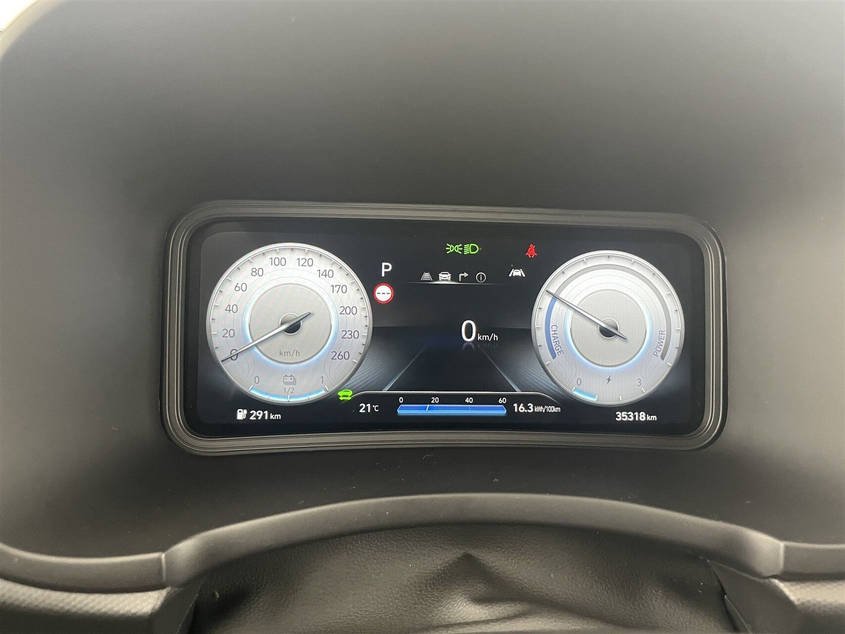 Rød Hyundai Kona fra 2022