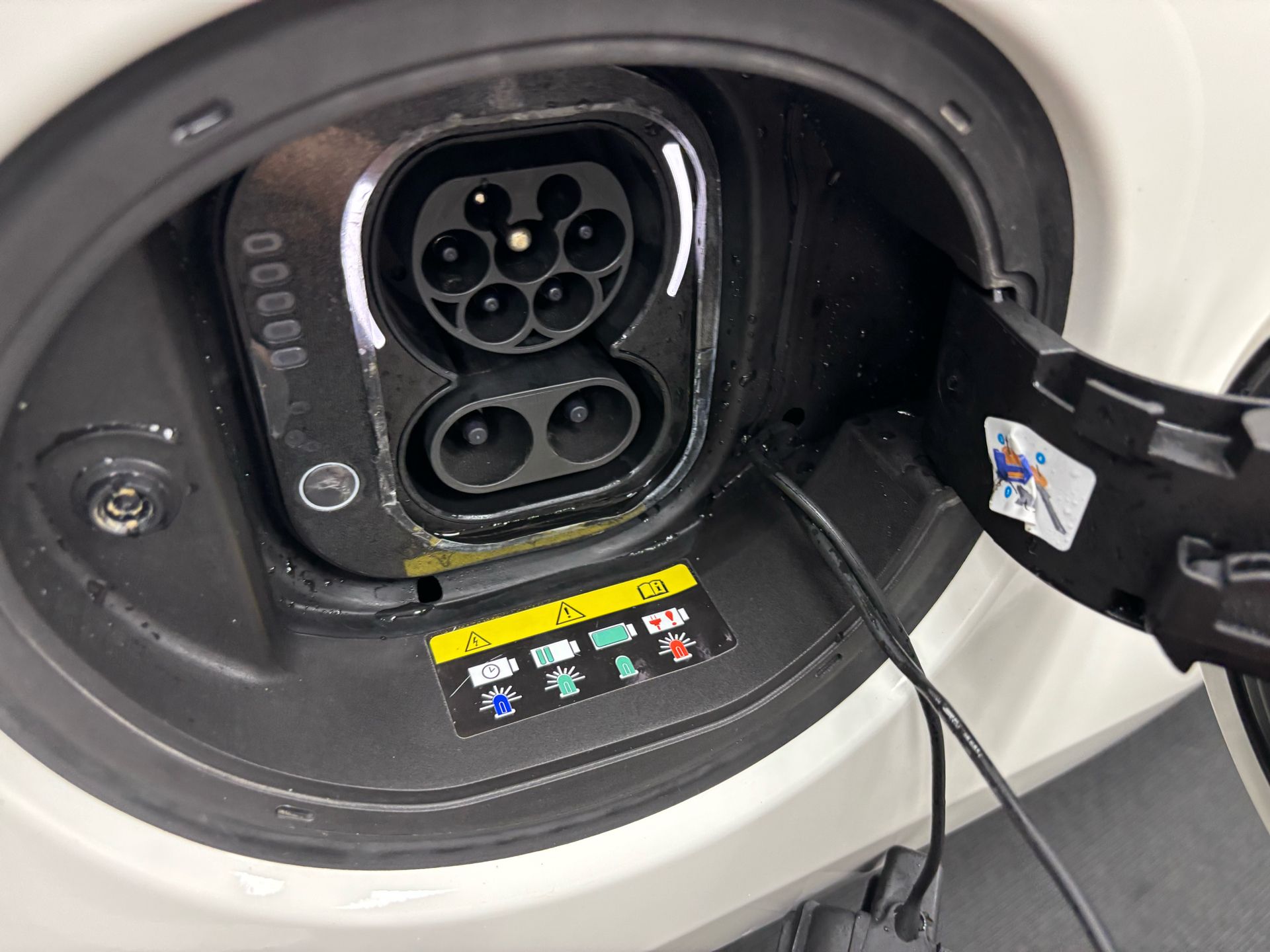 Hvid Fiat 500e fra 2023