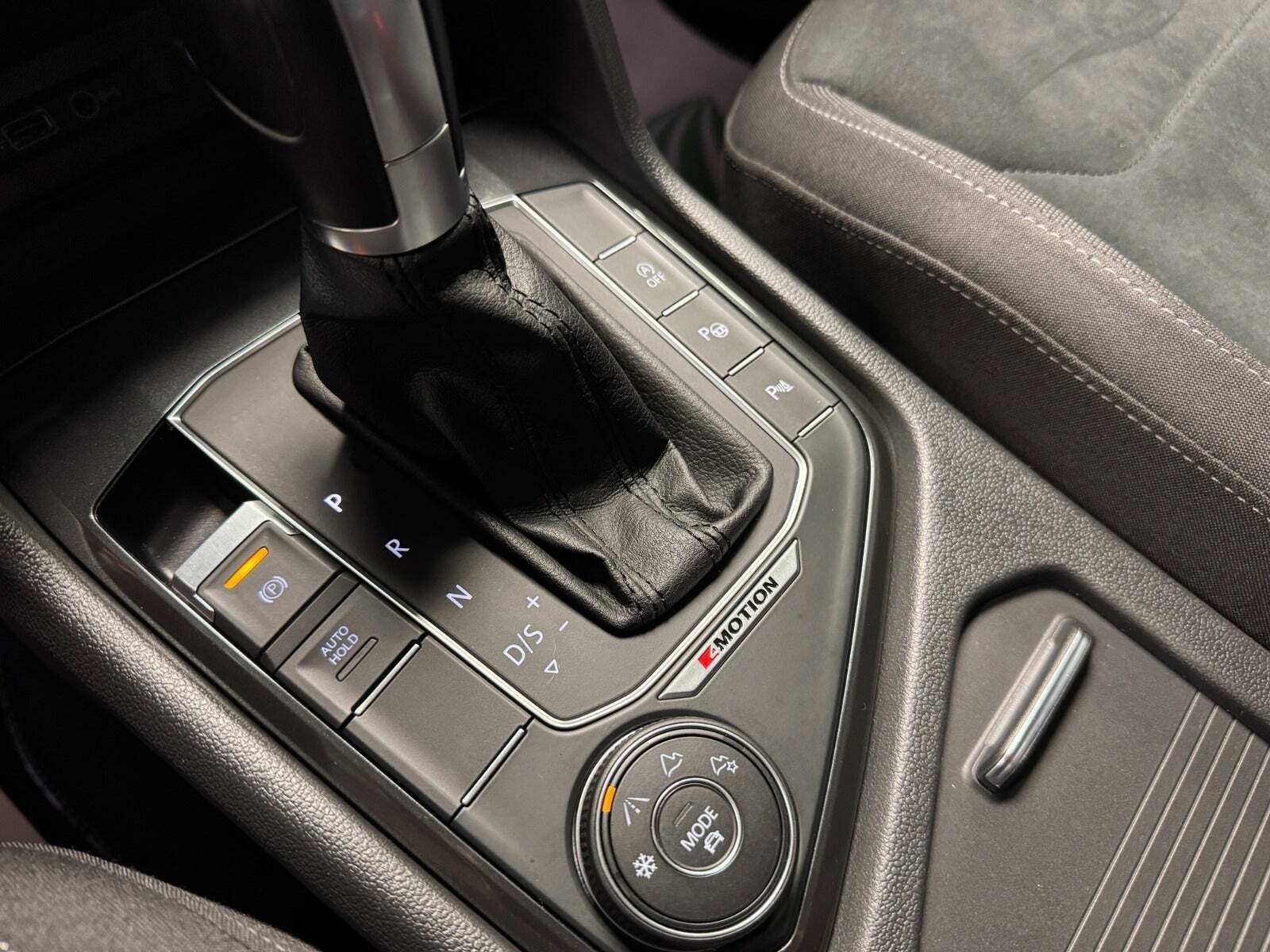 Grå VW Tiguan fra 2018