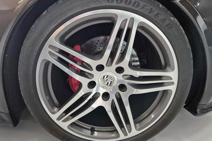 Brun Porsche 911 Carrera 4S fra 2008