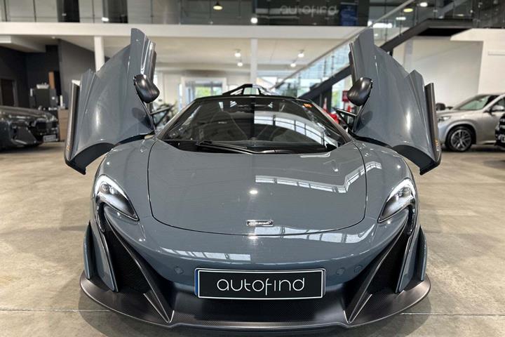 Grå McLaren 675LT fra 2016 set udefra