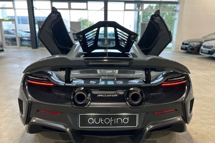 Grå McLaren 675LT fra 2016 set udefra