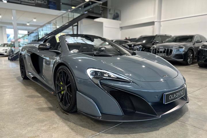 Grå McLaren 675LT fra 2016 set udefra