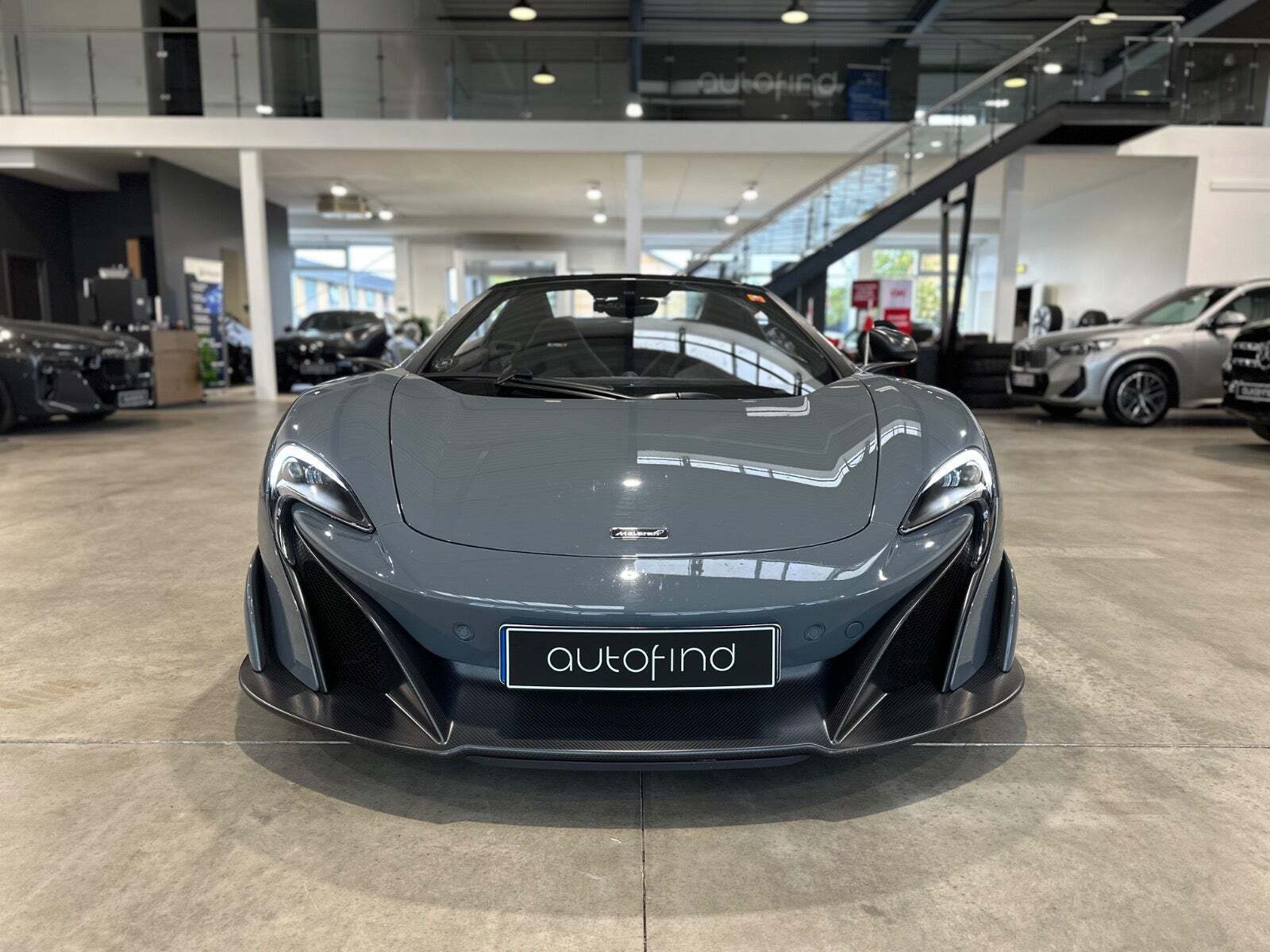 Grå McLaren 675LT fra 2016 set udefra