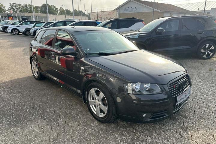 Grå Audi A3 fra 2005