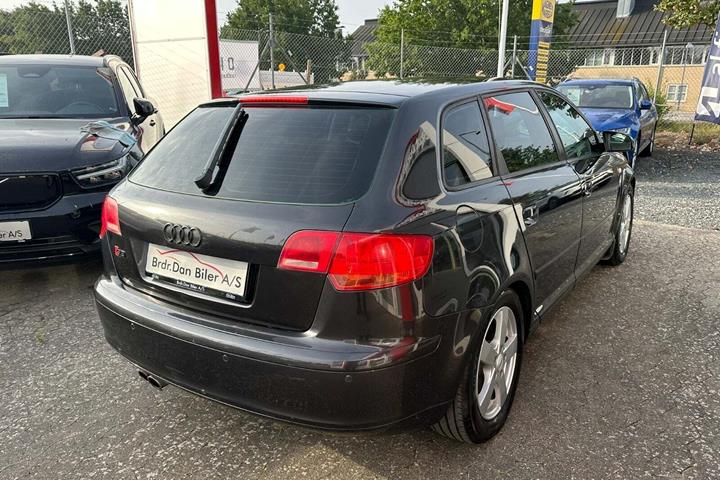 Grå Audi A3 fra 2005