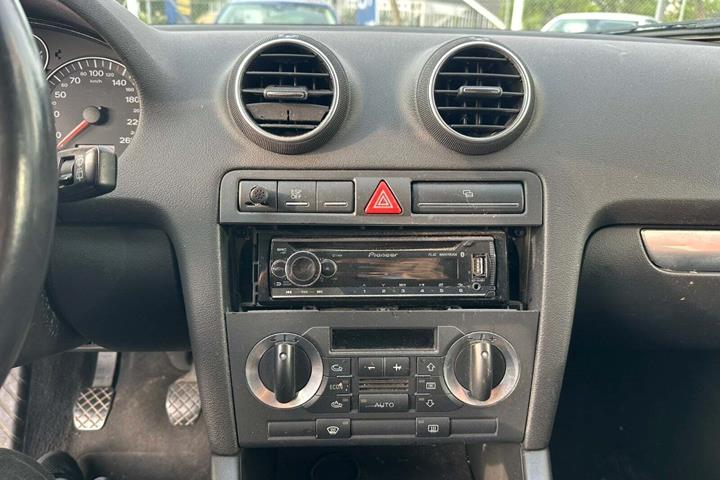 Grå Audi A3 fra 2005