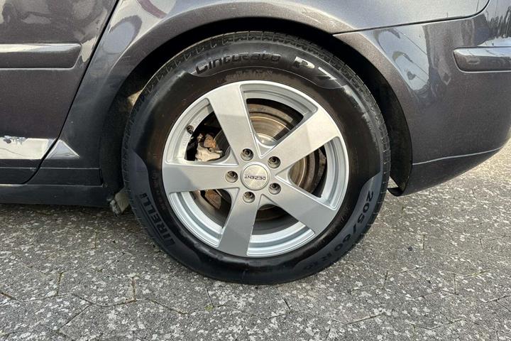 Grå Audi A3 fra 2005