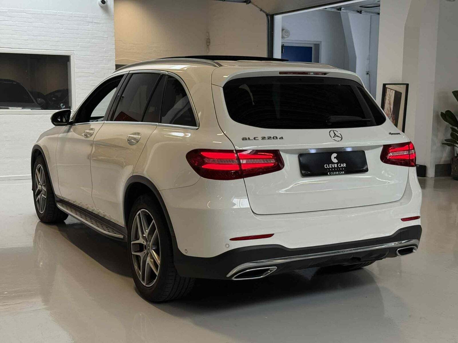Hvid Mercedes GLC220 d fra 2019