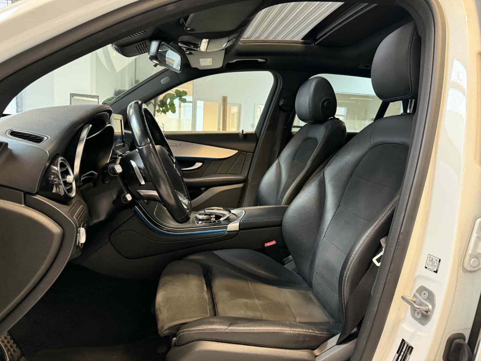 Hvid Mercedes GLC220 d fra 2019