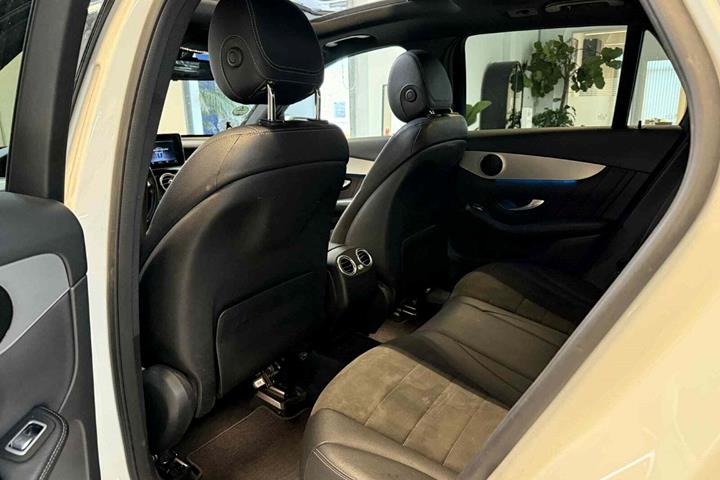 Hvid Mercedes GLC220 d fra 2019