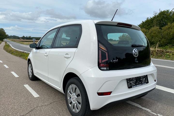 Hvid VW UP! fra 2018