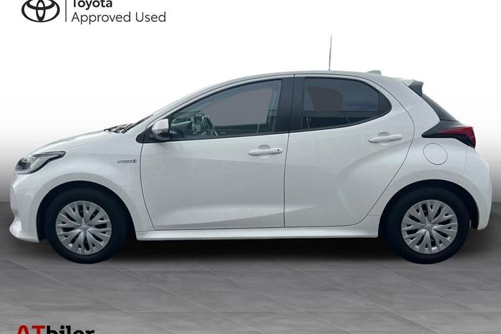 Hvid Toyota Yaris fra 2021