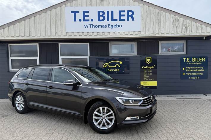 Sort VW Passat fra 2018 set udefra