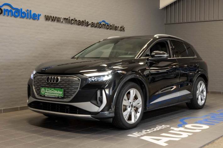 Sort Audi Q4 e-tron fra 2024 set udefra
