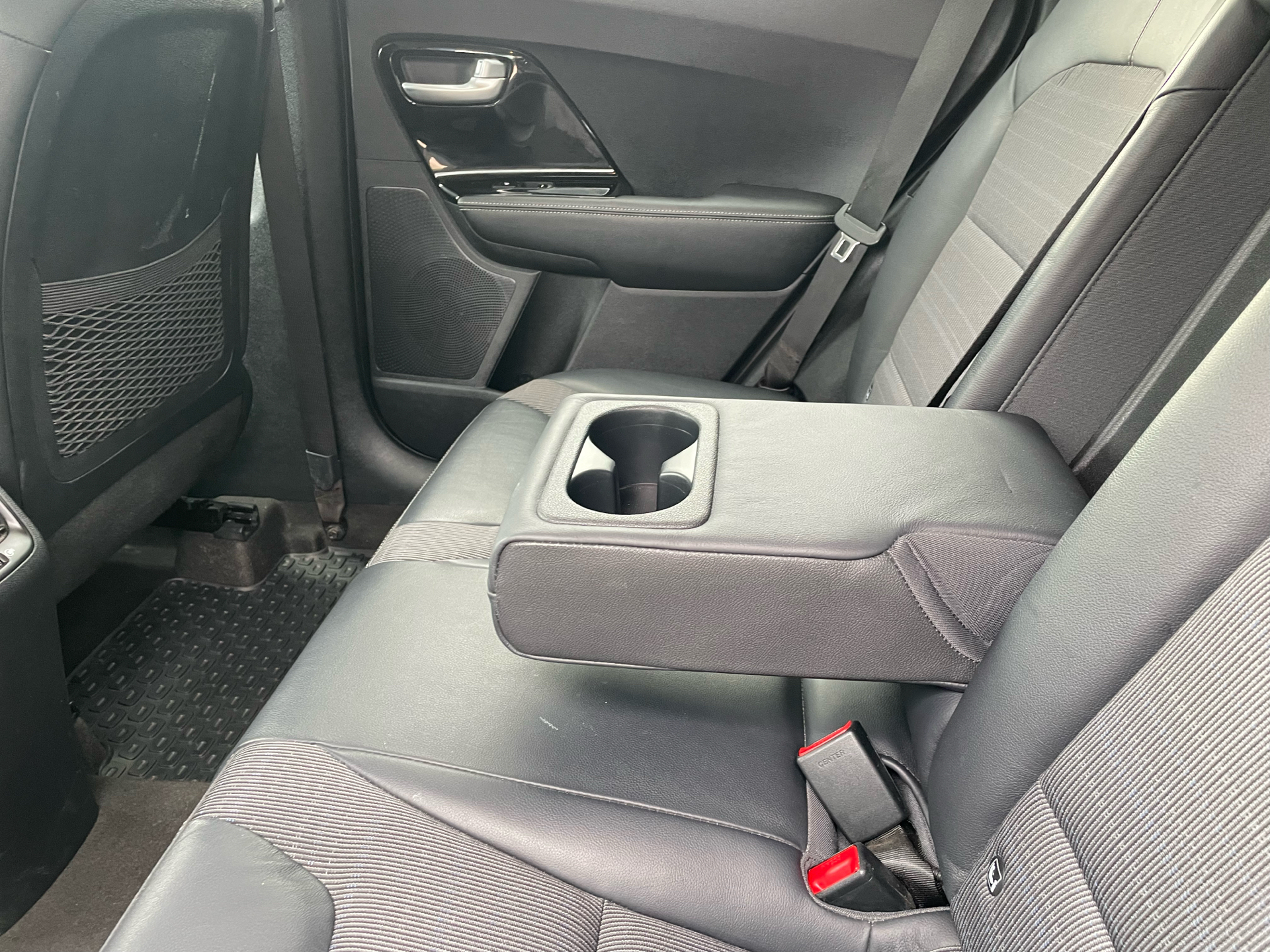 Grå Kia Niro fra 2018