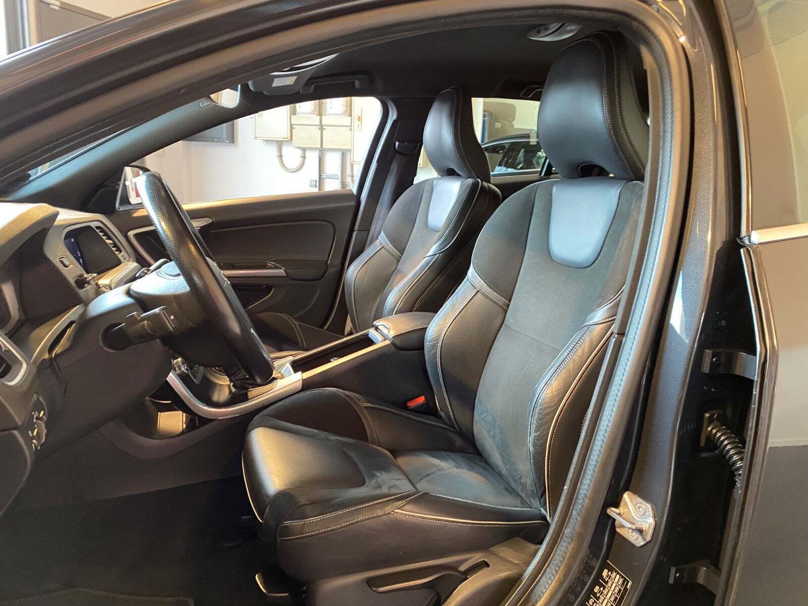 Volvo V60 2,0 D4 190 R-Design aut.