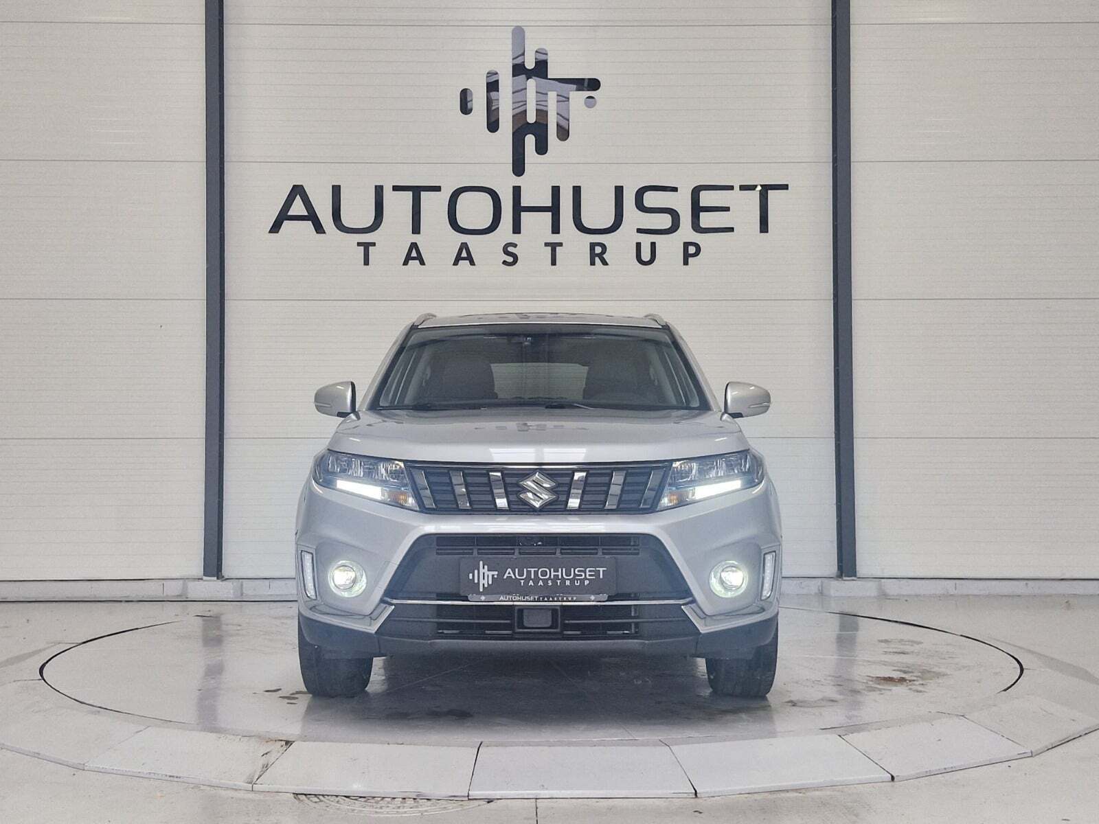 Sølv Suzuki Vitara fra 2022