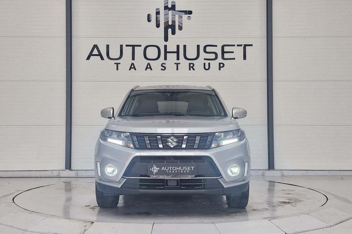 Sølv Suzuki Vitara fra 2022