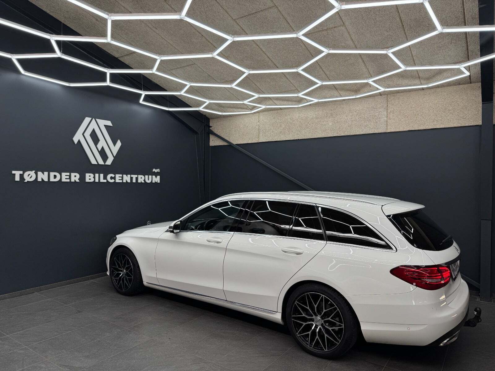 Hvid Mercedes C220 d fra 2020