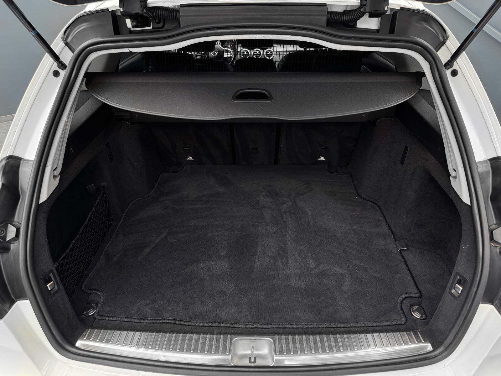 Hvid Mercedes C220 d fra 2020