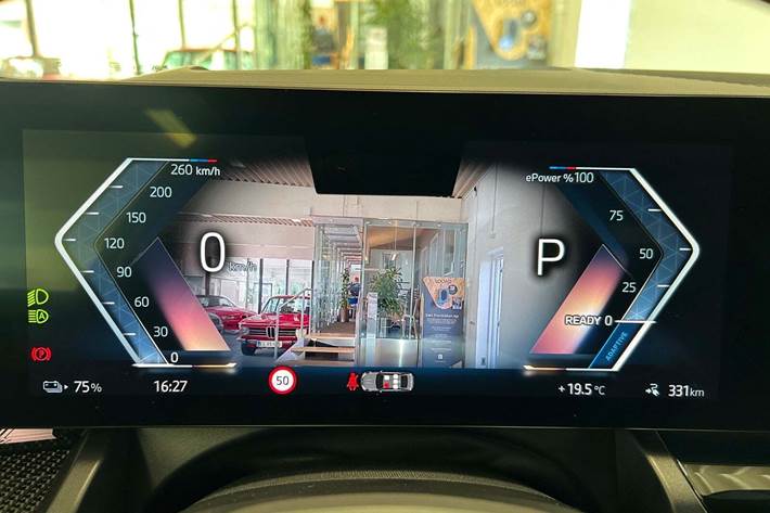 Hvid BMW i5 fra 2024