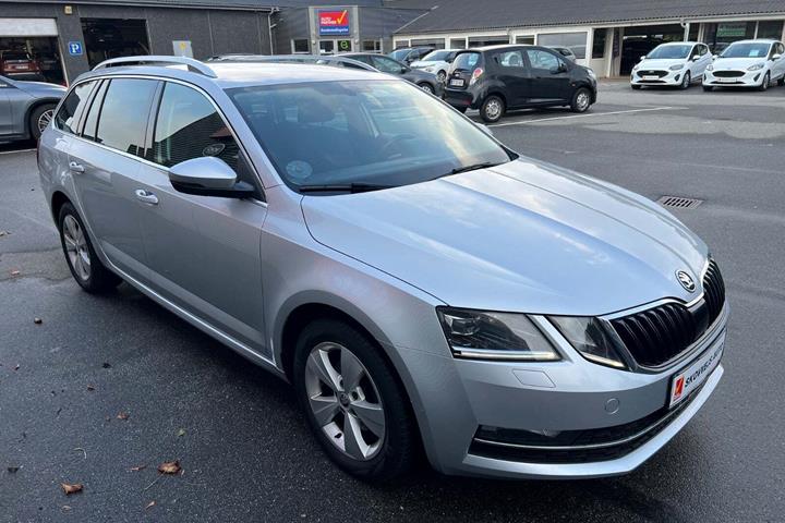 Sølv Skoda Octavia fra 2018