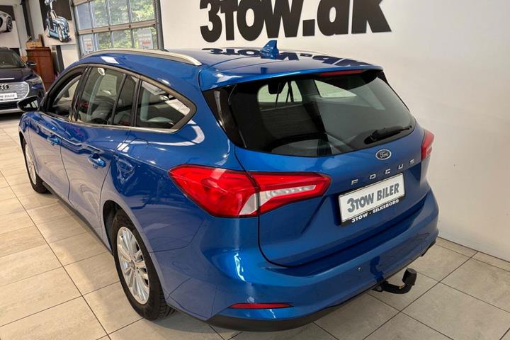 Blå Ford Focus fra 2019